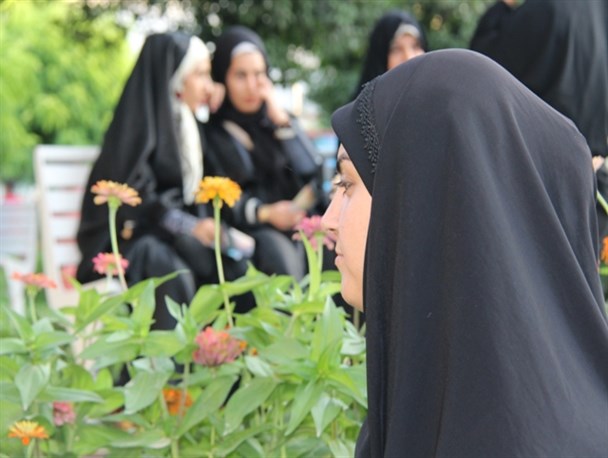 ۹۵درصد پوشش دختران نامشروع است/عادت به بی حجابی« خانم فکلی» آینده را به بار می آورد