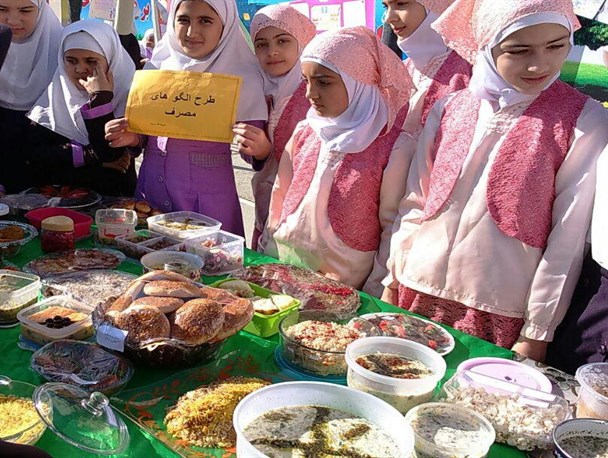جشنواره غذاهای کم چربی و کم نمک در مدارس گلوگاه /تصاویر