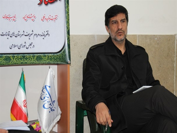 خدمات نظام به نام شخص ثبت نشود/همه طیف های سیاسی برا توسعه شهرستان تلاش کنند/تعطیلی برخی از کارخانه ها به دلیل کارشکنی های مسئولین دولتی است