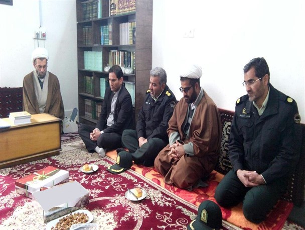 مردم باید مسئولان را در کنار خود حس کنند