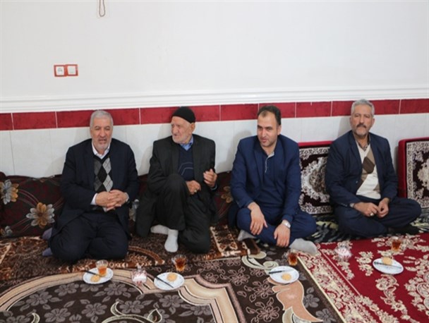 دیدار با خانواده جهادگر شهید "اردشیر عظیمی" در میاندوآب+ تصاویر