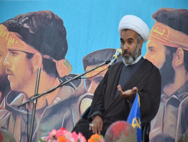 ضعف‌ها مربوط به ذات انقلاب اسلامی نیست/ نظام سلطنتی ایران را به کشوری کوچک و مستعمره آمریکا تبدیل کرد