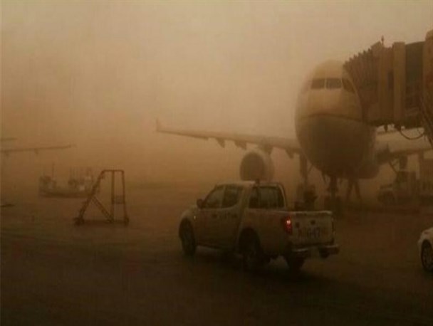 توفان شن 4 پرواز فرودگاه زاهدان را لغو کرد