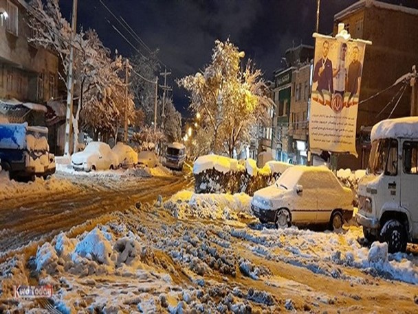 وقتی مدیریت بحران در کردستان از بحران جا می‌ماند/ تجهیزات ادارات و سازمان‌های دولتی چرا به کمک بحران برف نیامد؟