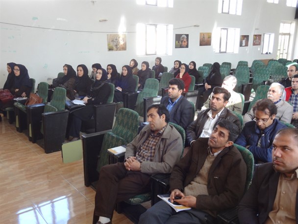 کارگاه آموزشی آشنایی مودیان مالیاتی با قوانین مالیات در صحنه برگزار شد