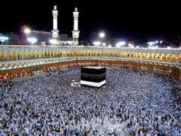 اهدای یک فیش حج تمتع برای خرید جهیزیه به یک زوج جوان در قهدریجان