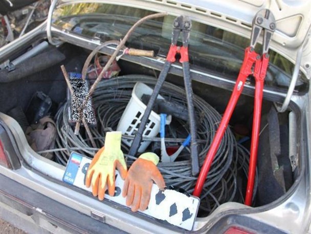 دستگیری سارق سیم برق و کشف اموال مسروقه