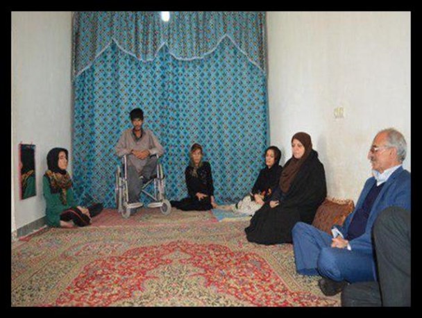 دیدار فرماندار کهگیلویه با خانواده‌های چند معلولی+ تصاویر