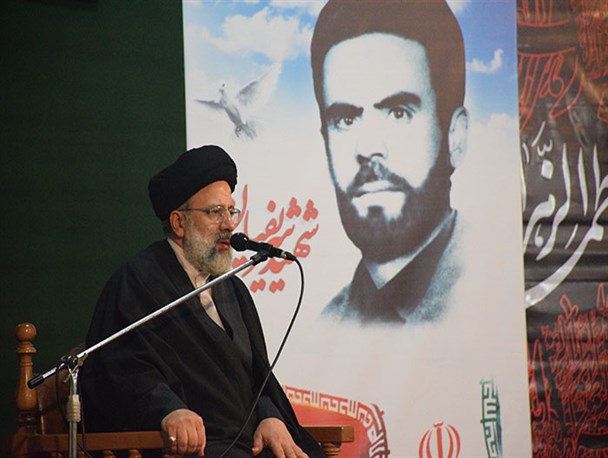 زاویه گرفتن از گفتمان امام  و رهبری باعث به‌وجود آمدن مشکلات است