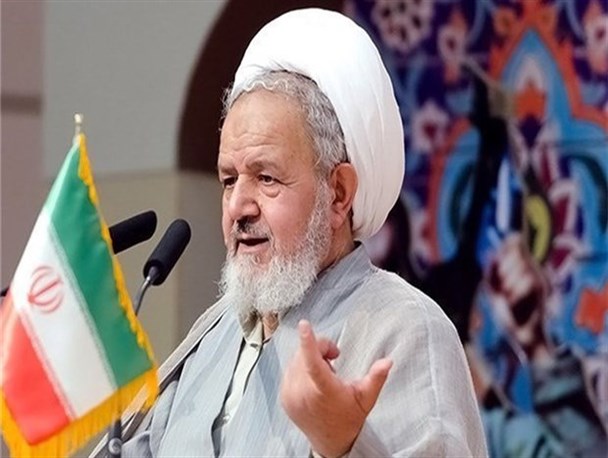 دنیاگرایی برخی از مسئولان تهدیدی برای جامعه انقلابی است