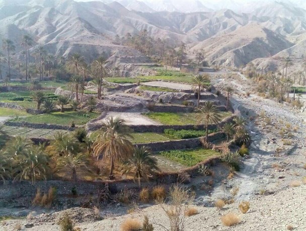 نیازهای یک شهرستان به مدرسه و سالن ورزشی/بشاگرد در بن بست بی تدبیری+تصاویر