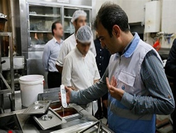 انجام بیش از ۳۹۰۰ مورد بازرسی از مراکز عرضه غذا و دارو در کرمانشاه