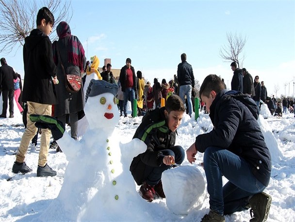 جشنواره آدم برفی در اردبیل برگزارشد