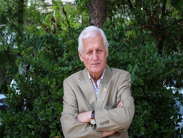 محبوبیت تلویزیون به برنامه‌های«زنده» است/دچار آفت راحت‌طلبی نشویم