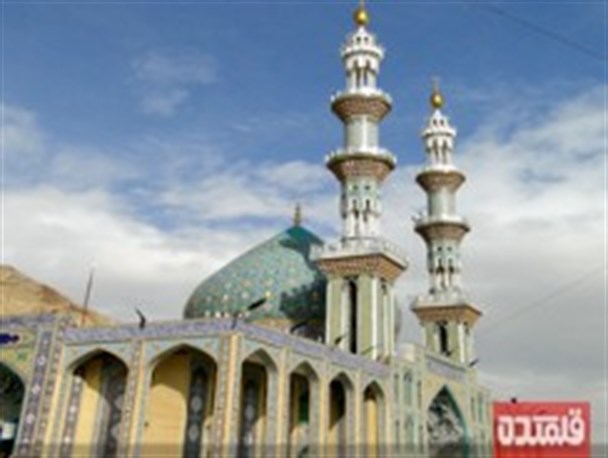 اجرای ویژه برنامه تحویل سال در جوار امامزاده سید محمد خمینی شهر