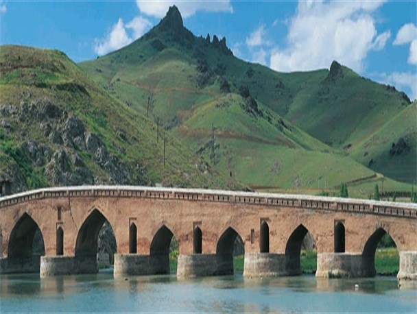 گردشگری کُردستان؛ از کمبود امکانات رفاهی تا آبیدر بدون تله کابین