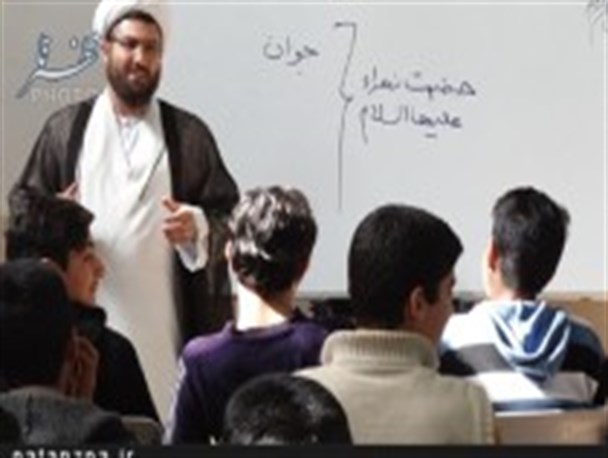 امروزه جای توکل و امید به خداوند در زندگی بسیاری از جوانان خالی است