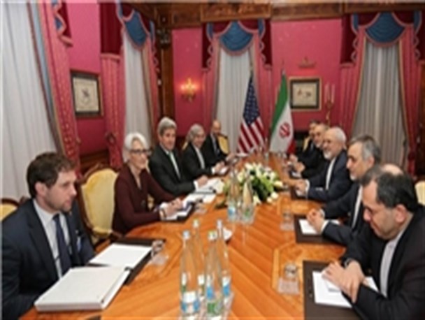 تسلیت کری و مونیز به فریدون و بازگشت وی به ایران/ ظریف: آمریکایی‌ها باید بین فشار و توافق یکی را انتخاب کنند/آغاز دور هشتم مذاکرات ایران و آمریکا