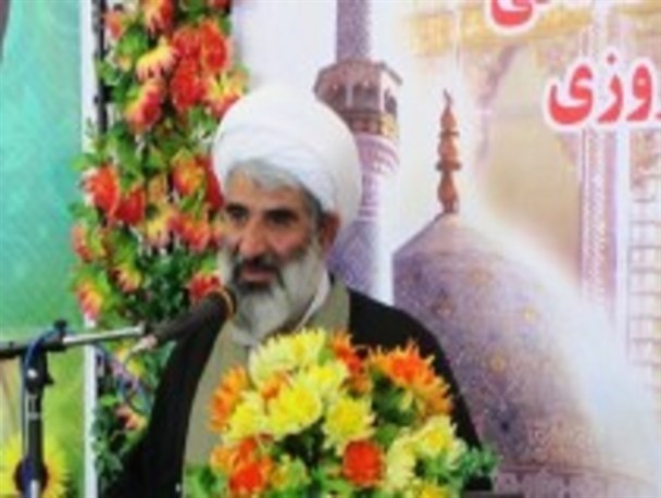 ضرورت مقابله مسئولان با انقلابی زدایی در حوزه های علمیه