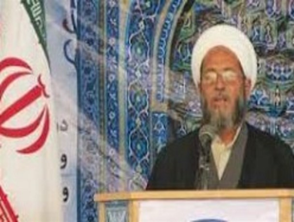 دولتمردان و نمایندگان به فکر حل مشکل اقتصاد و اشتغال باشند