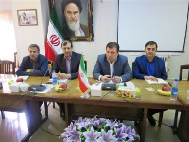 نشست هم اندیشی بین رؤسای اتحادیه های اصناف شهرستان آذرشهر