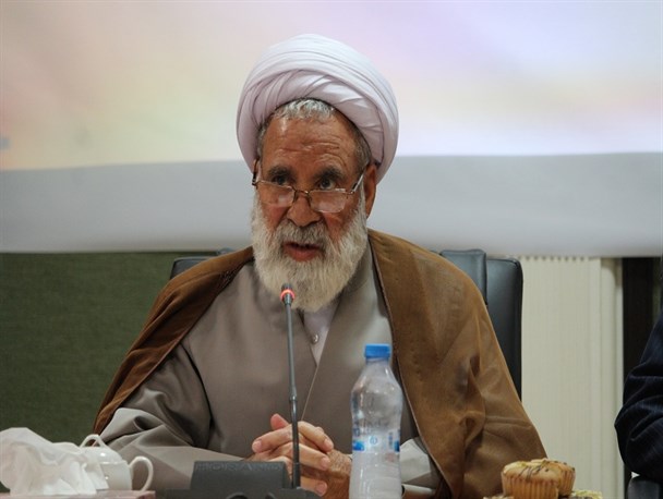 ارباب‌رجوع باید در ادارات حق دفاع از خود داشته باشد
