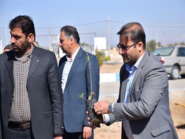 دیدار با 109 خانواده شهید در سال 96