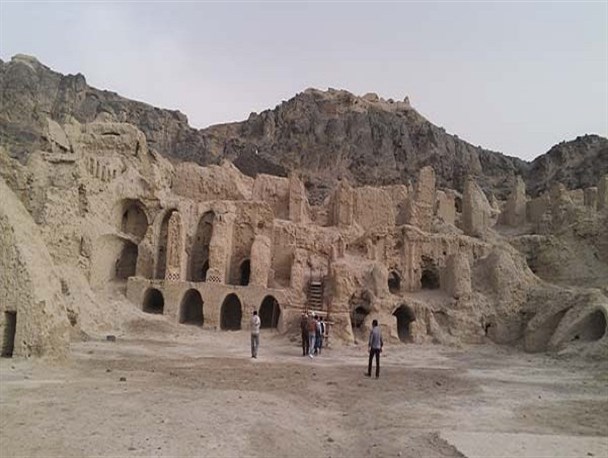 کوه خواجه میزبان مسافرین نوروزی است/ اوشیدا مرتفع ترین نقطه سیستان