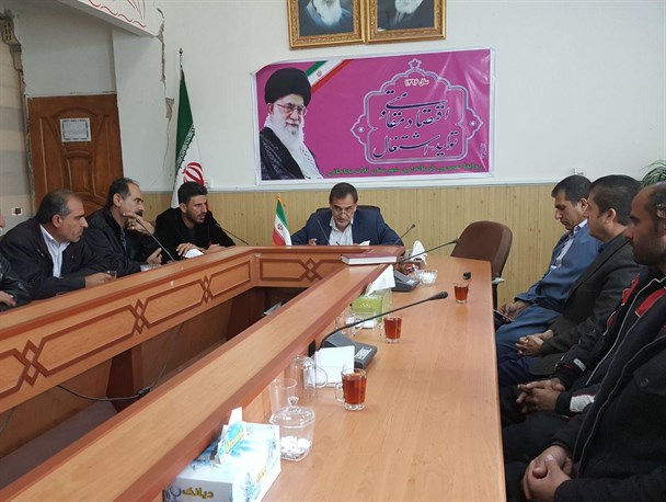 دیدار فرماندار ثلاث باباجانی با خانواده های متوفیان زلزله +تصاویر