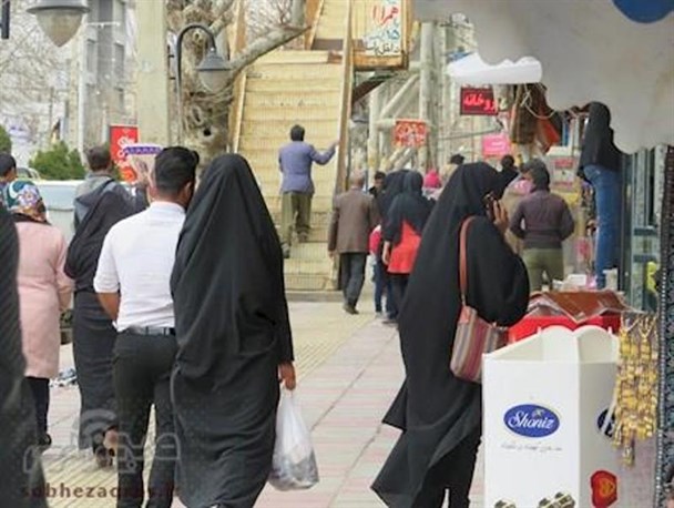 موج شور و نشاط در بازار شهر یاسوج و در آستانه آغاز سال جدید+تصاویر