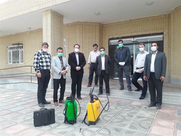 گندزدایی و ضدعفونی منازل ۴ فرد مبتلا به کرونا در رشتخوار+عکس