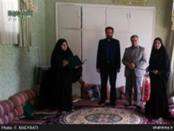 مهمترین و اساسی ترین نقش در جامعه بر عهده بانوان جامعه اسلامی است