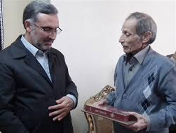 آیین نکوداشت استاد جعفر کازرونی، نویسنده برجسته کرمانشاهی برگزار می شود