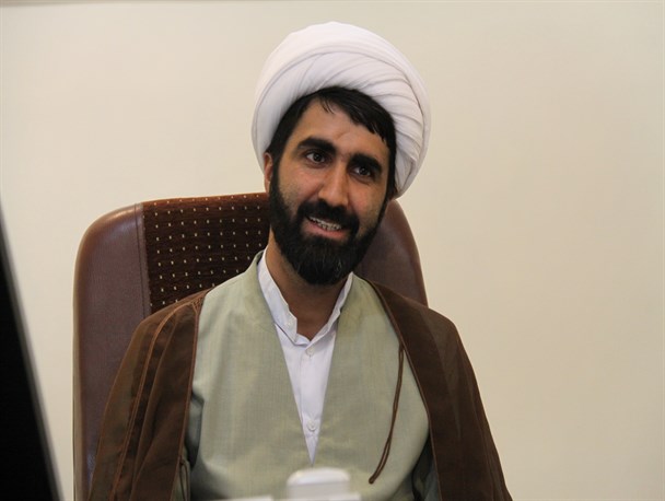 اعتکاف فرصتی استثنایی برای خود سازی و خلوت با معبود خود است