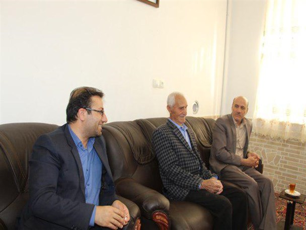 اقتدار کشور مدیون استقامت خانواده های شهدا و ایثارگران است