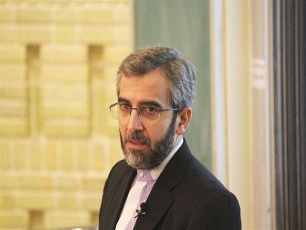 برجام مورد تایید هیچ نهاد و مرجعی در جمهوری اسلامی نیست/ رئیس جمهور بجای توضیح ایرادات برجام شعر می خواند/ برجام ما را از 100 حق هسته ای محروم کرده است