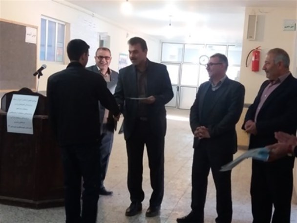 تجلیل از دانش آموزان برتر آموزشگاه شهید مطهری گیوی