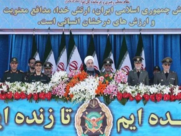 ارتش یادآور حرکت در چارچوب قانون و مصالح ملی است / ایران قادر به تامین امنیت منطقه است / امروز آمادگی نیروهای مسلح ایران بیش از گذشته است