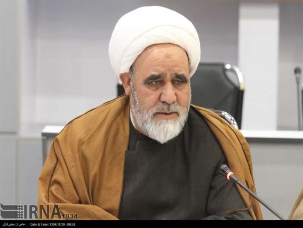 توزیع چندین ماشین گل در سفر یک وزیر به استان جنبه تبلیغاتی دارد/ متاسفانه بودجه بیت المال به نفع فرد و گروه خاصی هزینه می‌شود