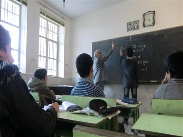 سایه سنگین کمبود فضای آموزشی بر سر فردیس/ حکم دادستانی تخلیه 2 مدرسه به تعویق افتاد