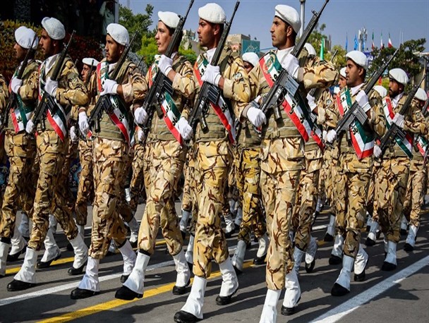 فرمان امام خمینی(ره) به موجودیت ارتش، مشروعیت بخشید/ ارتش در طول تاریخ انقلاب بارها پایبندی خود به آرمان های انقلاب را ثابت کرده است