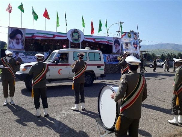 رژه خدمت در قرارگاه عملیاتی لشکر ۸۴ خرم‌آباد برگزار شد+عکس