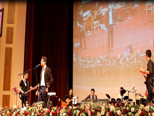 آیا معاونت فرهنگی و نهاد رهبری دانشگاه ولیعصر رفسنجان پاسخی برای چاشنی اختلاط در برنامه هایشان دارند؟/فیلم