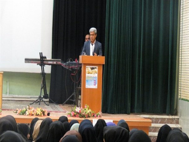 باید سیاست ها و برنامه ها در رابطه با امور جوانان یکسان و هماهنگ شود