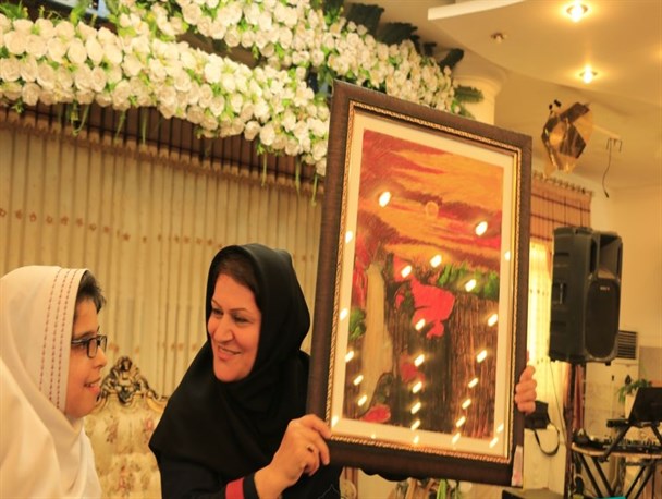 جشن فارغ التحصیلی دانش آموزان «دبستان فرزانه» در لنگرود برگزار شد + تصویر