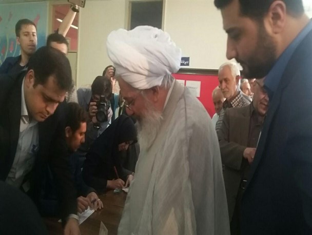 جمهوری اسلامی ایران بر پایه مردم سالاری دینی تداوم پیدا کرده است