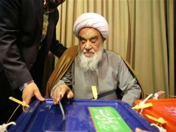 شرکت در انتخابات واجب است/ دوست و دشمن حسرت امنیت ایران را می خورند