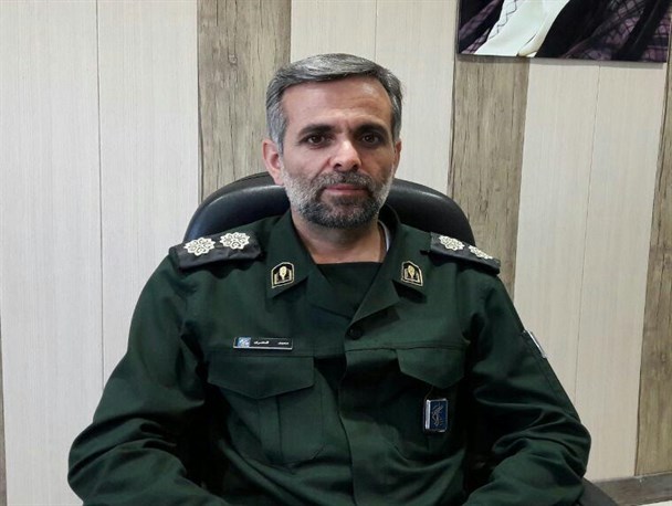 تحریم را با انگشت اشاره خود در انتخابات تحقیر می‌کنیم