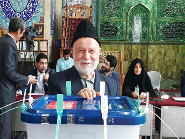 حضور گسترده مازندرانی‌ها در ساعات ابتدایی اخذ رای/ مسؤولان و علمای مازندران رای دادند/ به رسانه‎های منتقد اجازه پوشش رسانه‌ای داده نشد! +تصاویر