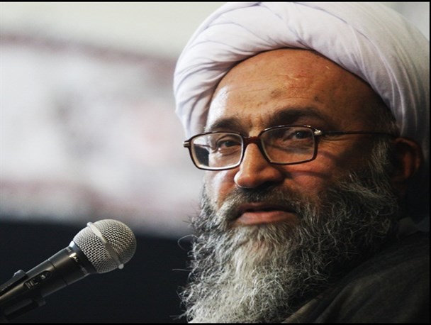 هرگونه اقدام که به وحدت اسلامی ضربه وارد کند محکوم است/همه مراقبت کنند ناخواسته در زمین دشمن بازی نکنند
